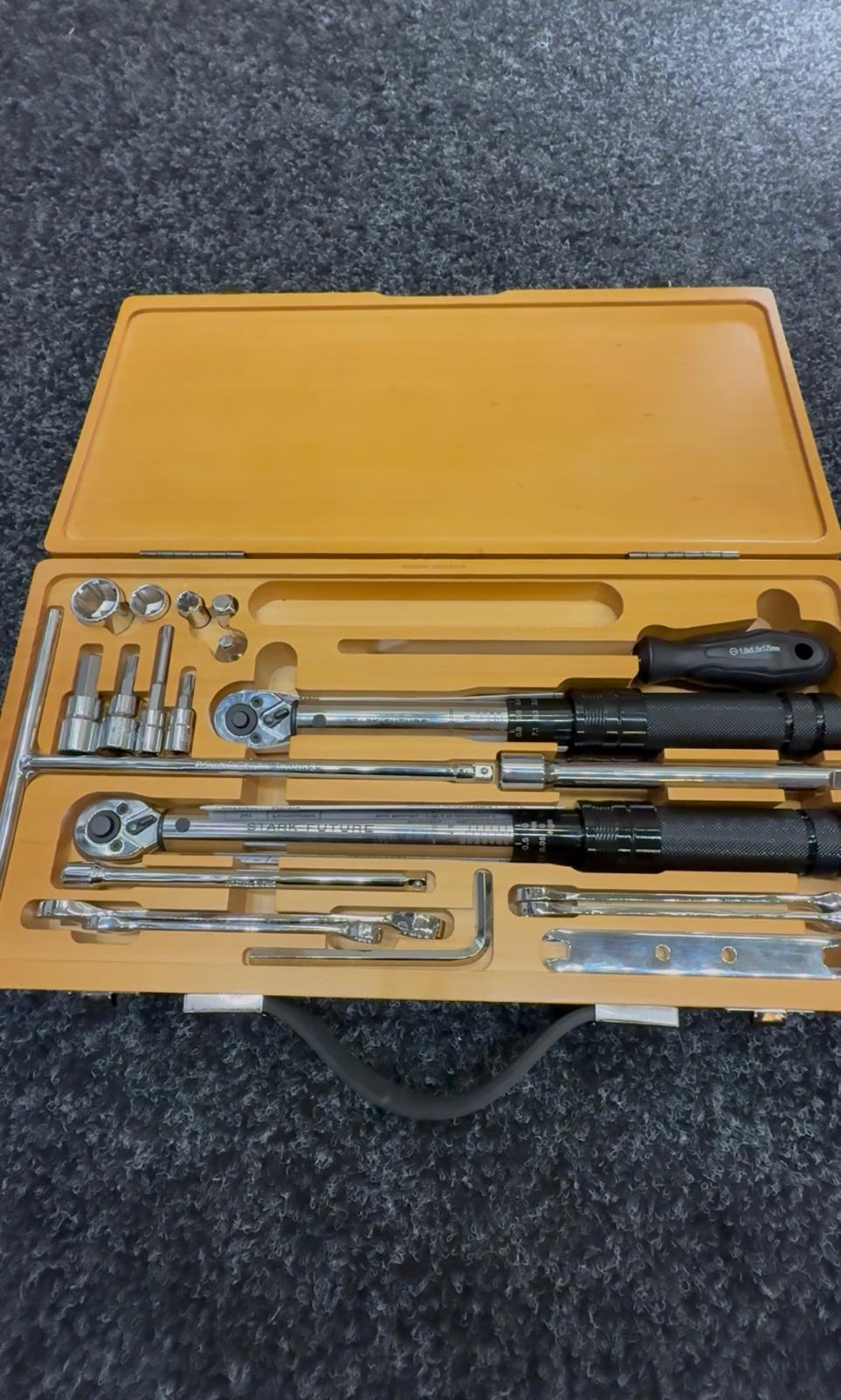 Tabulka utahovacích momentů pro elektrické motorky Sur-Ron a Stark VARG v ADT Moto Slaný.